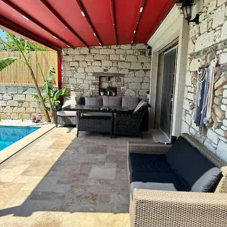 Alacati Da Oezel Havuzlu Luex Vilă Çeşme