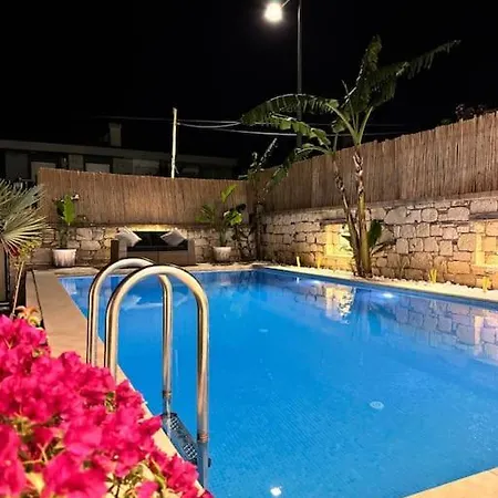 Vilă Alacati Da Oezel Havuzlu Luex Çeşme