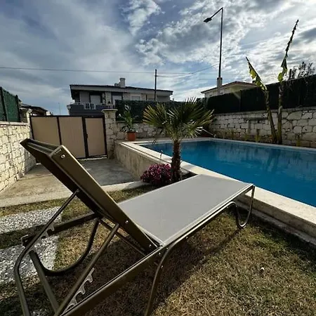 Alacati Da Oezel Havuzlu Luex * Çeşme
