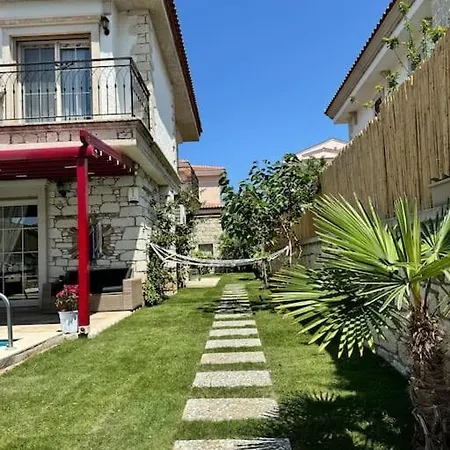 Vilă Alacati Da Oezel Havuzlu Luex *